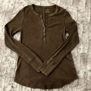 Aerie // Ribbed Henley Long Sleeve // Olive Green
